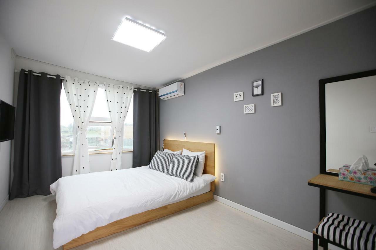 Ian Guesthouse เมืองเชจู ภายนอก รูปภาพ